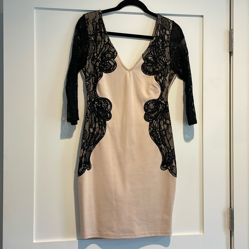 Beautiful Midi dress with black see through lace sleeves